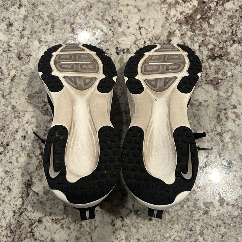 Women’s Nike Vomero 18 - Picture 5 of 5